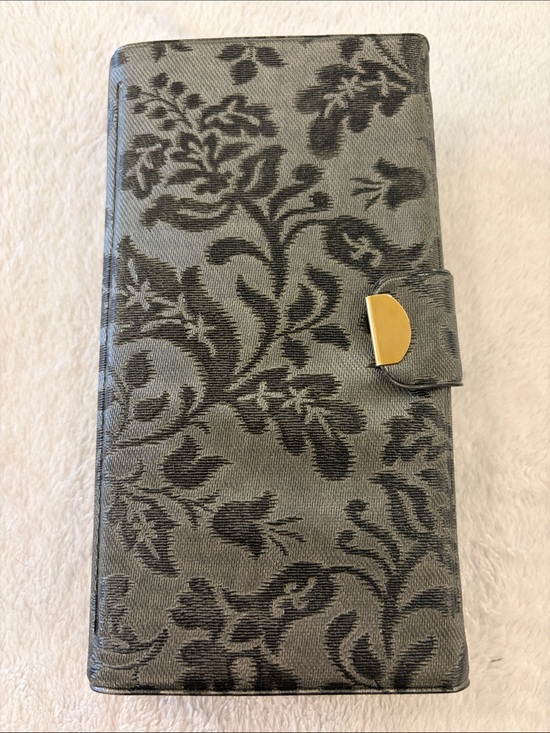 Vintage Handbags - Vintage Elegant Floral Organizer in Gray with Gold Clasp‎